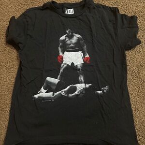 Men’s medium Mohammad Ali shirt